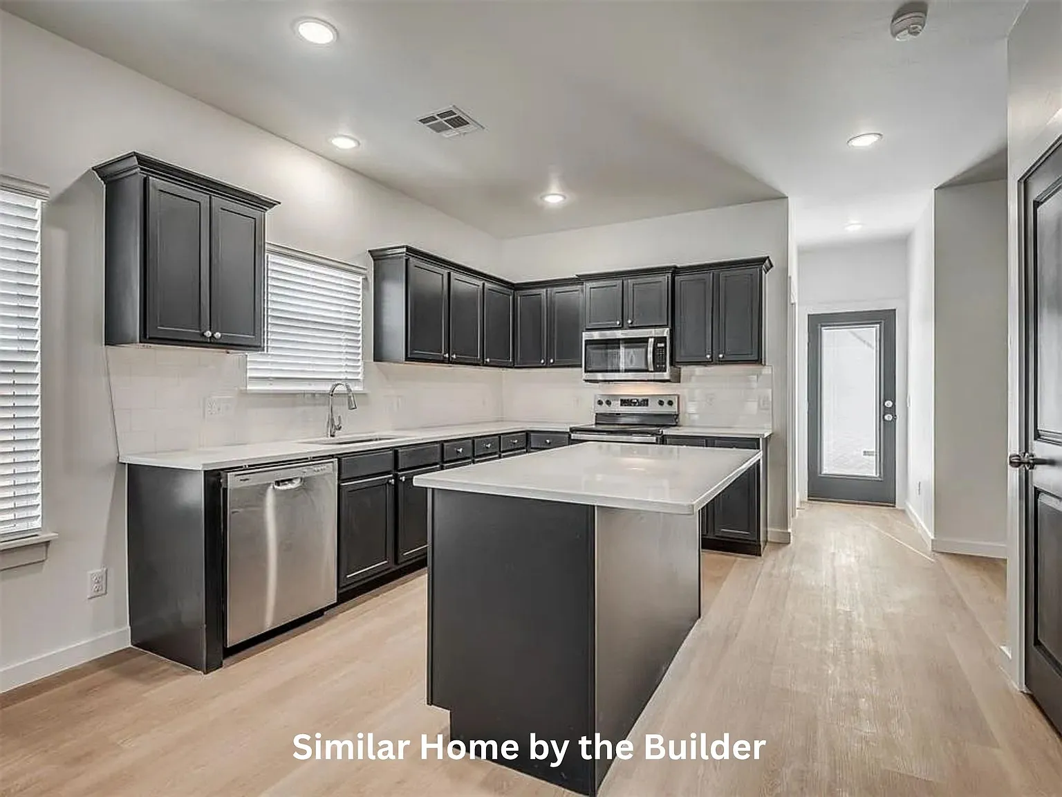 3 bed, 1110 sqft, $1,495 — Photo 3