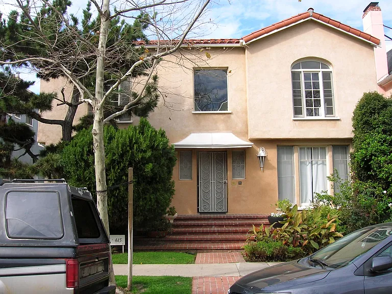 445 1/2 S Maple Dr — Photo 1