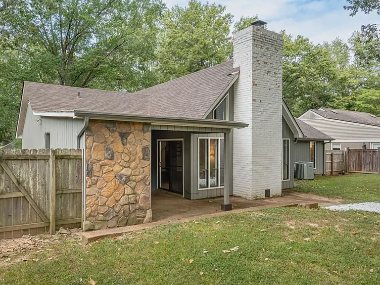 2278 Howard Rd — Photo 32