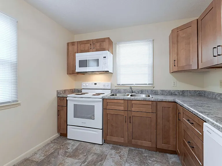4010 Lewis Ave — Photo 3
