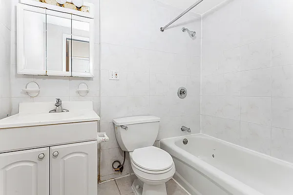 Rented by Tosh Marks Property Group | media 8