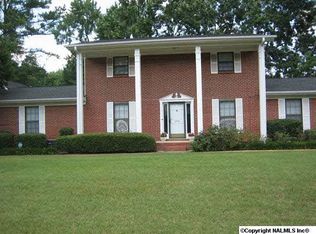 2200 Wedgewood Rd NW, Huntsville, AL 35816