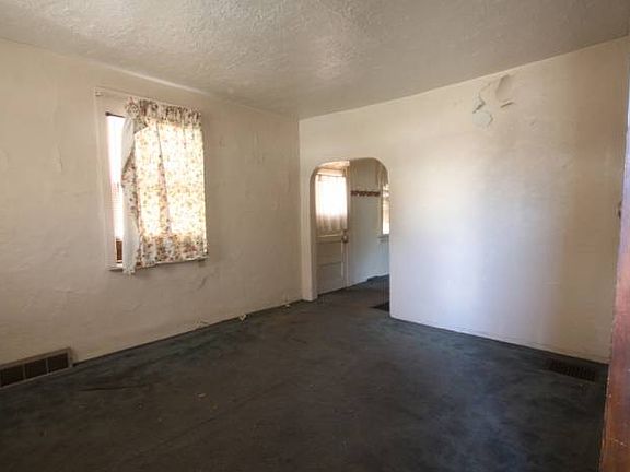 Front Unit Living Room