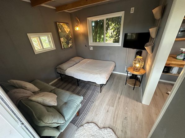 (undisclosed Address)