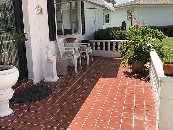 3rd image of 5207 Nicholas Dr