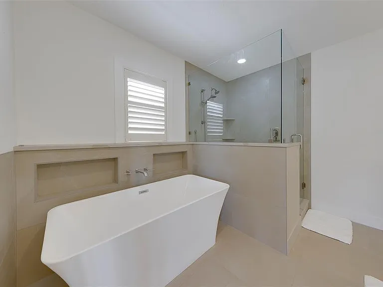 210 176th Terrace Dr E — Photo 25