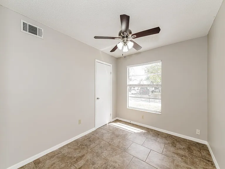 1548 W Powder Horn Rd — Photo 12