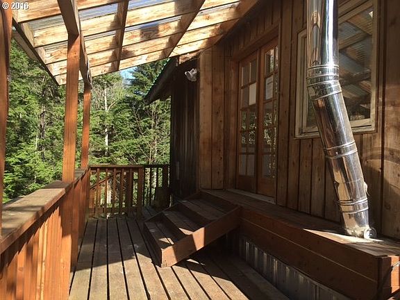 3rd image of 612 Thuja Narrow