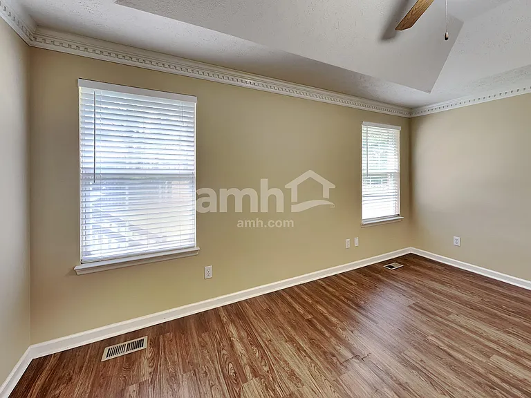 1617 E Blairmont Dr — Photo 9
