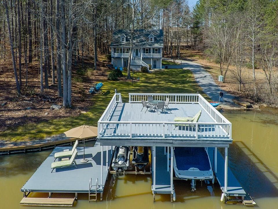 1st image of 407 Waterside Dr