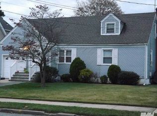 86 Elliott Pl, Freeport, NY