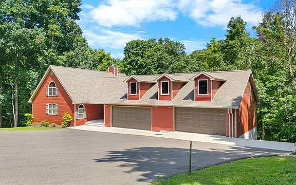 3rd image of 341 Dixon Ln