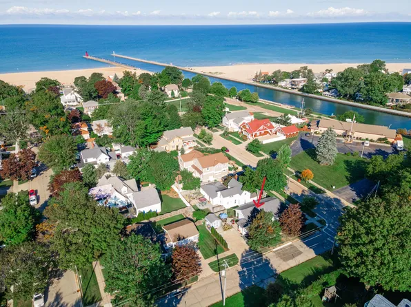 132 Michigan Ave, South Haven, MI 49090