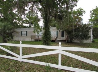 119 E Oakside Dr, Interlachen, FL 32148