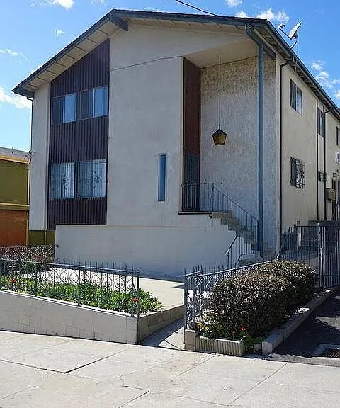 870 Figueroa Ter #1 — Photo 28
