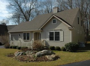 4 Blackberry Ln, Niantic, CT 06357