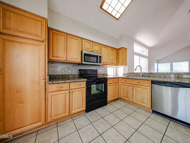 3305 E Wildwood Dr — Photo 13