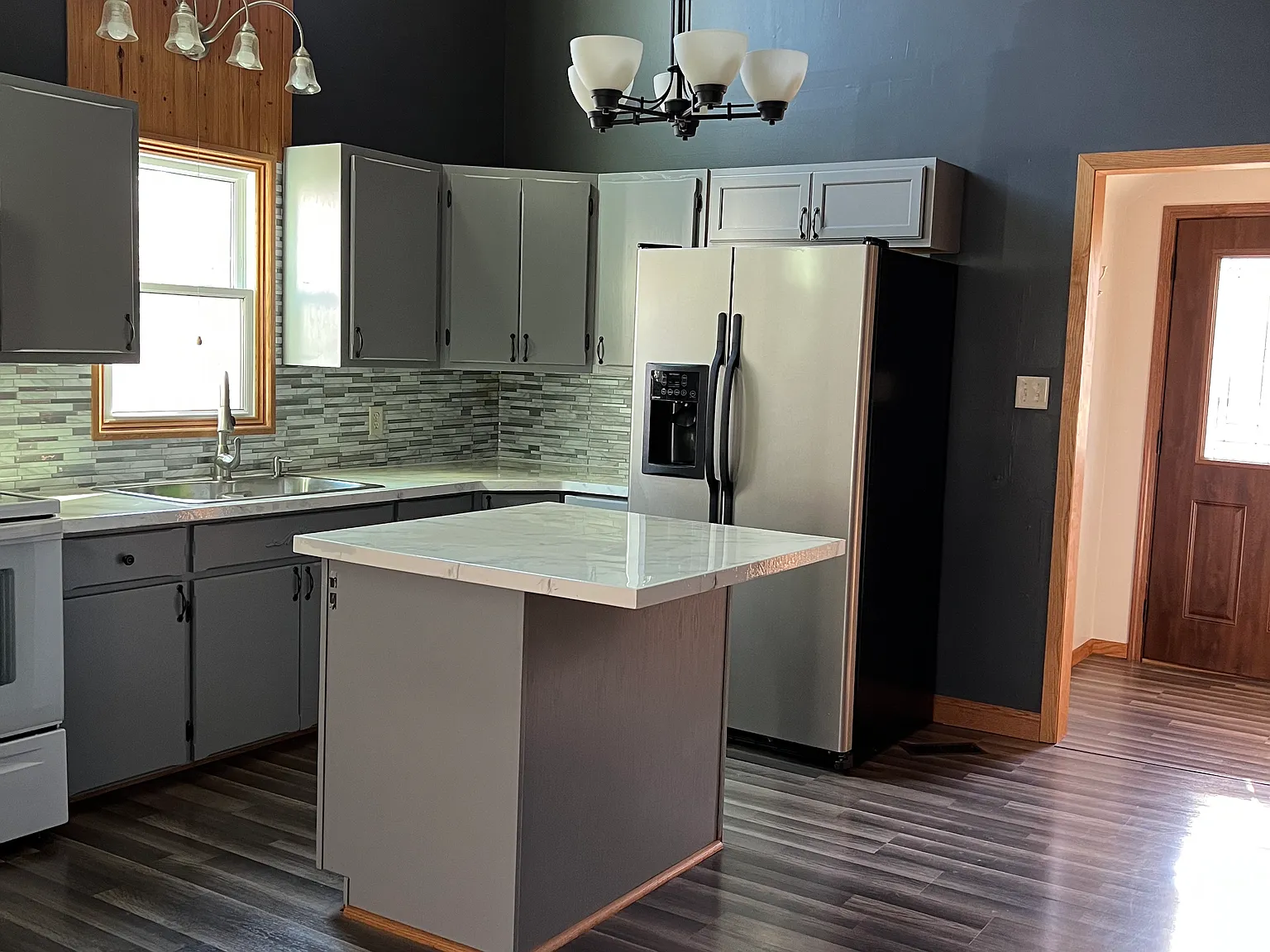 3 bed, 2078 sqft, $1,700 — Photo 2