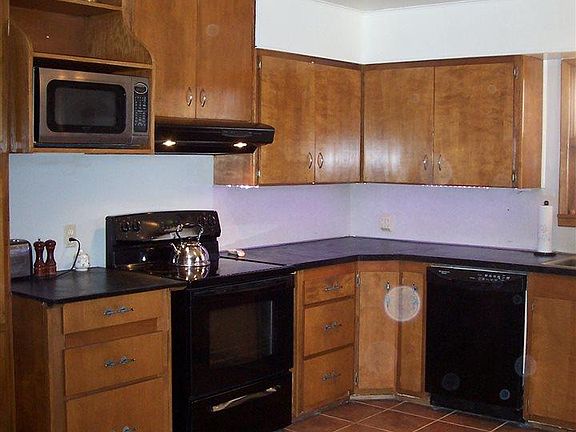 4th image of 2715 Wallace St