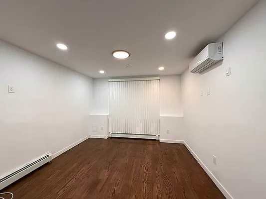 Rented by Astoria Realty | media 5