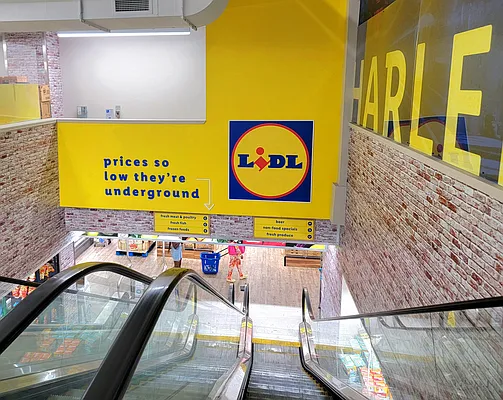 Rented by R New York | media 19