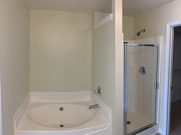 1932 Dilcrest Dr — Photo 9