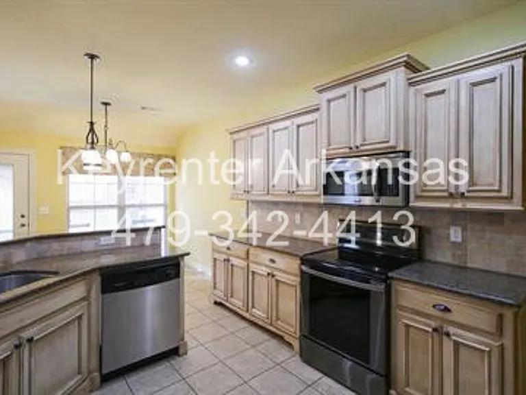 3200 Calm Ridge Rd — Photo 5
