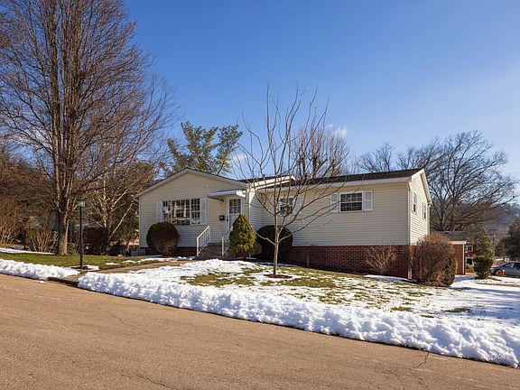 2nd image of 44 Strathmore Blvd