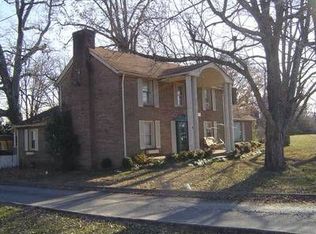408 N Main St, Gretna, VA 24557
