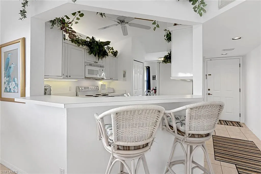 2 bed, 2.0 bath, 1434 sqft, $5,500 — Photo 2