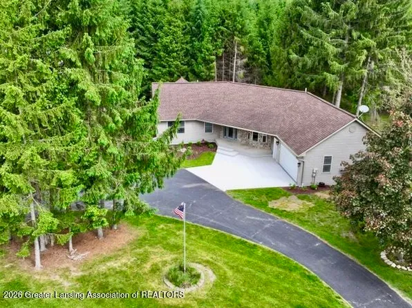 9103 Bridge St, Dimondale, MI 48821