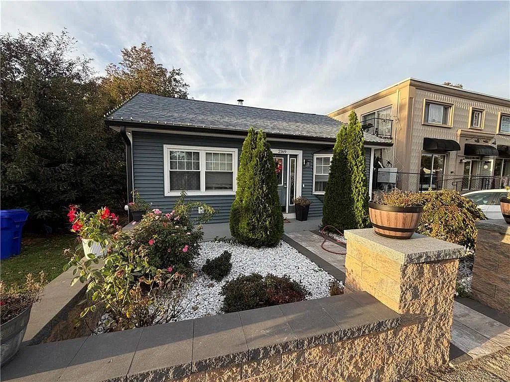3 bed, 1.0 bath, 1148 sqft, $2,800 — Photo 2