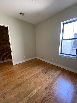 Rented by Hagstrom Management Inc | media 18