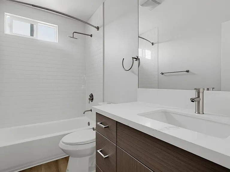 3650 Newton — Photo 27