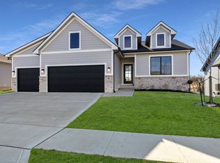 90 Bailey Cir, Waukee, IA 50263