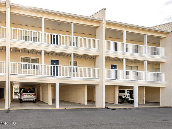2nd image of 2421 Beachview Dr APT A7