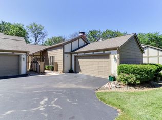 1305 Kingsridge Ct APT D, Normal, IL 61761