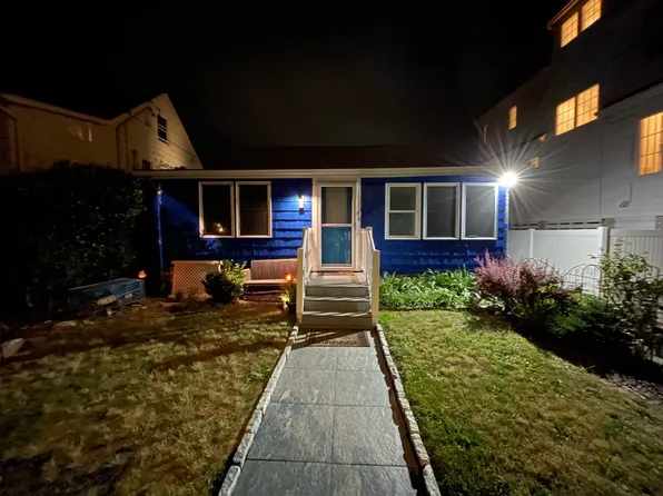 1025 Reef Rd, Fairfield, CT 06824