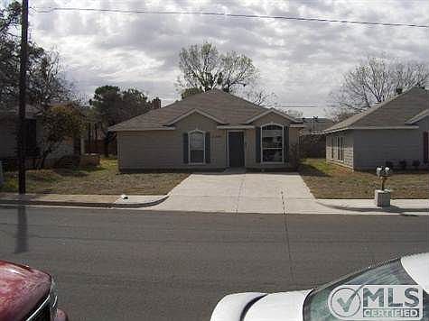 4th image of 2006 Wesley Dr APT A
