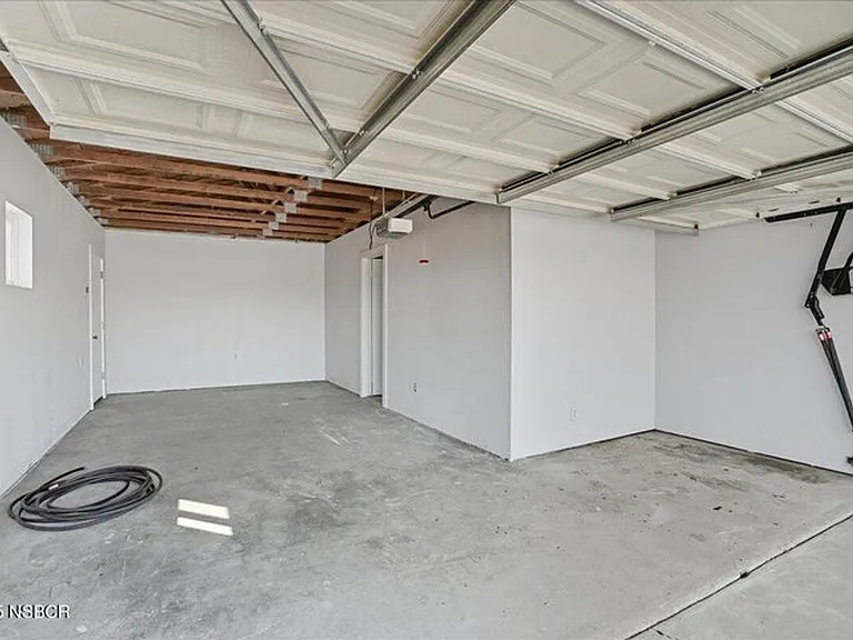 2935 E Clark Ave — Photo 18