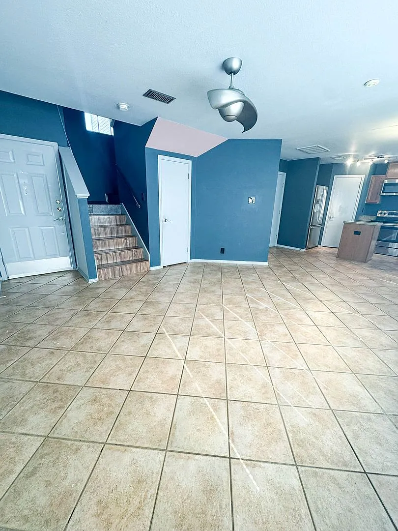 7202 Burns — Photo 3