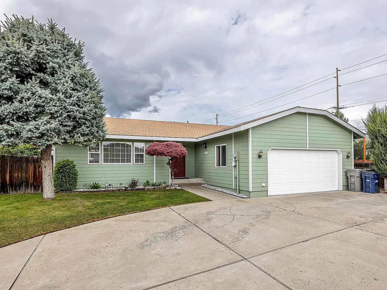 3 bed, 1495 sqft, $2,450 — Photo 1