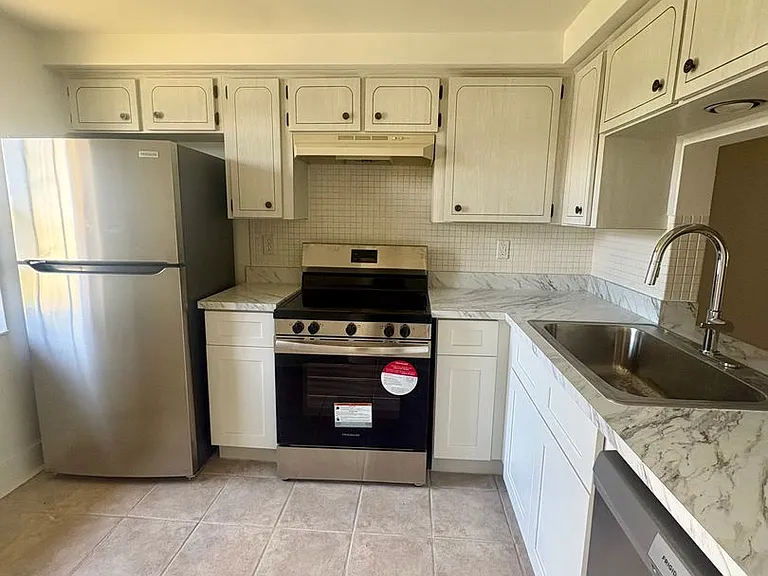4347 Rustic Dr — Photo 3