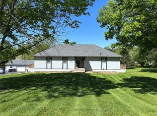 2105 NE Porter Rd, Blue Springs, MO 64014