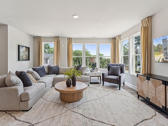 3rd image of 10520 Bailey Branch Dr Unit 201
