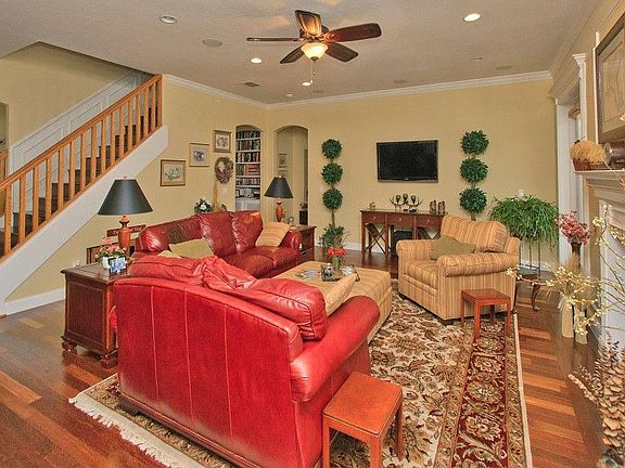 3rd image of 2217 Cove Ct