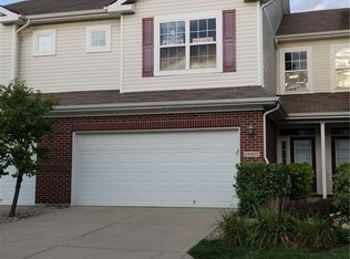 10907 Perry Pear Dr, Zionsville, IN 46077