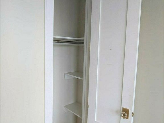 5th image of 1633 Dekalb Ave #302
