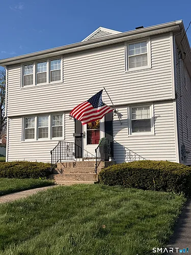 24 Dean Dr Photo 1