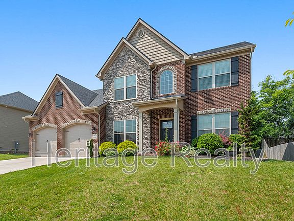 2nd image of 925 Brookwood Ln